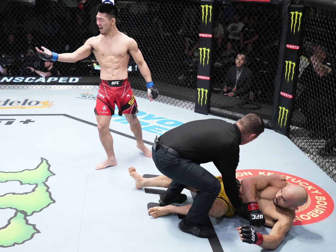 Сонг Ядонг нокаутировал Марлона Мораеса на UFC Vegas 50
