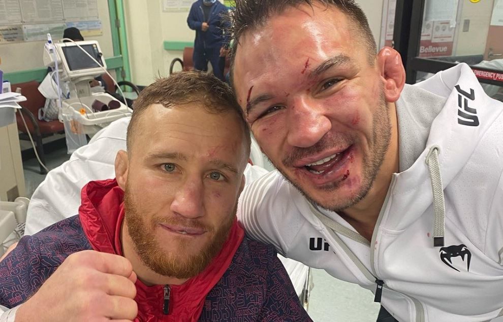 Гейджи и Чендлер сфотографировались в больнице после боя на UFC 268