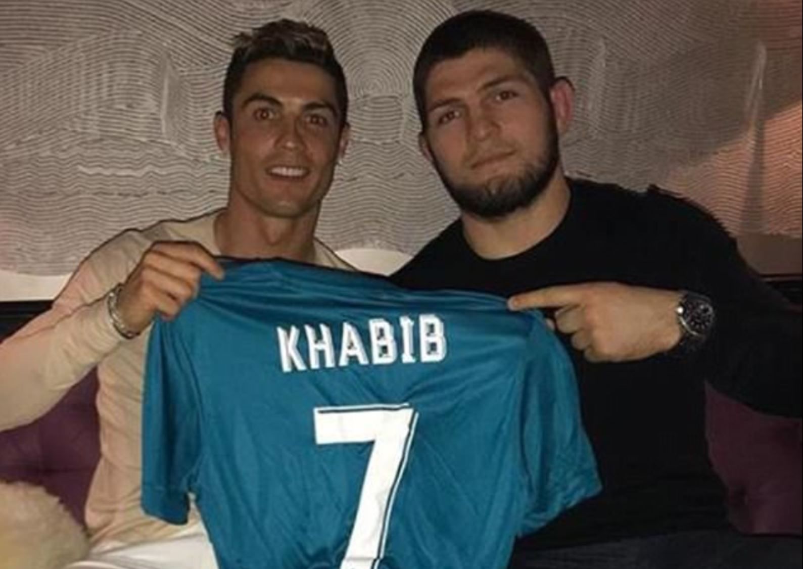 Хабиб любит футбол, а футболисты болеют за Хабиба. Поздравления c победой от Роналду, «Спартака» и тренеров