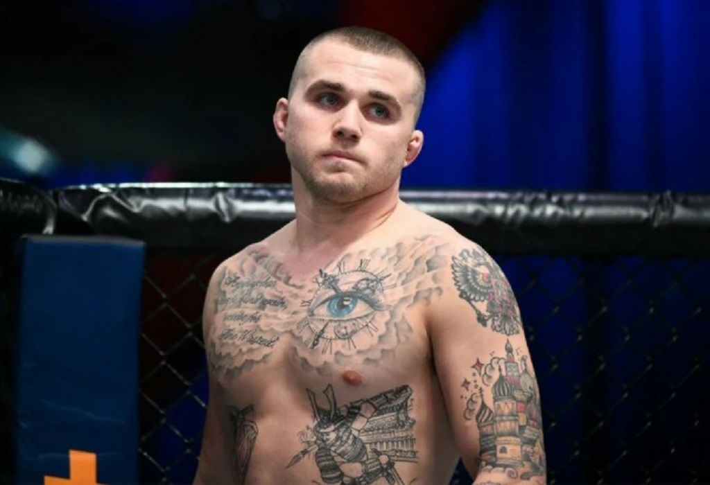 Непобежденный боец Максимов подписал контракт с UFC