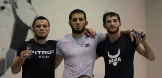 Ислам Махачев обвинил судейство UFC в предвзятости