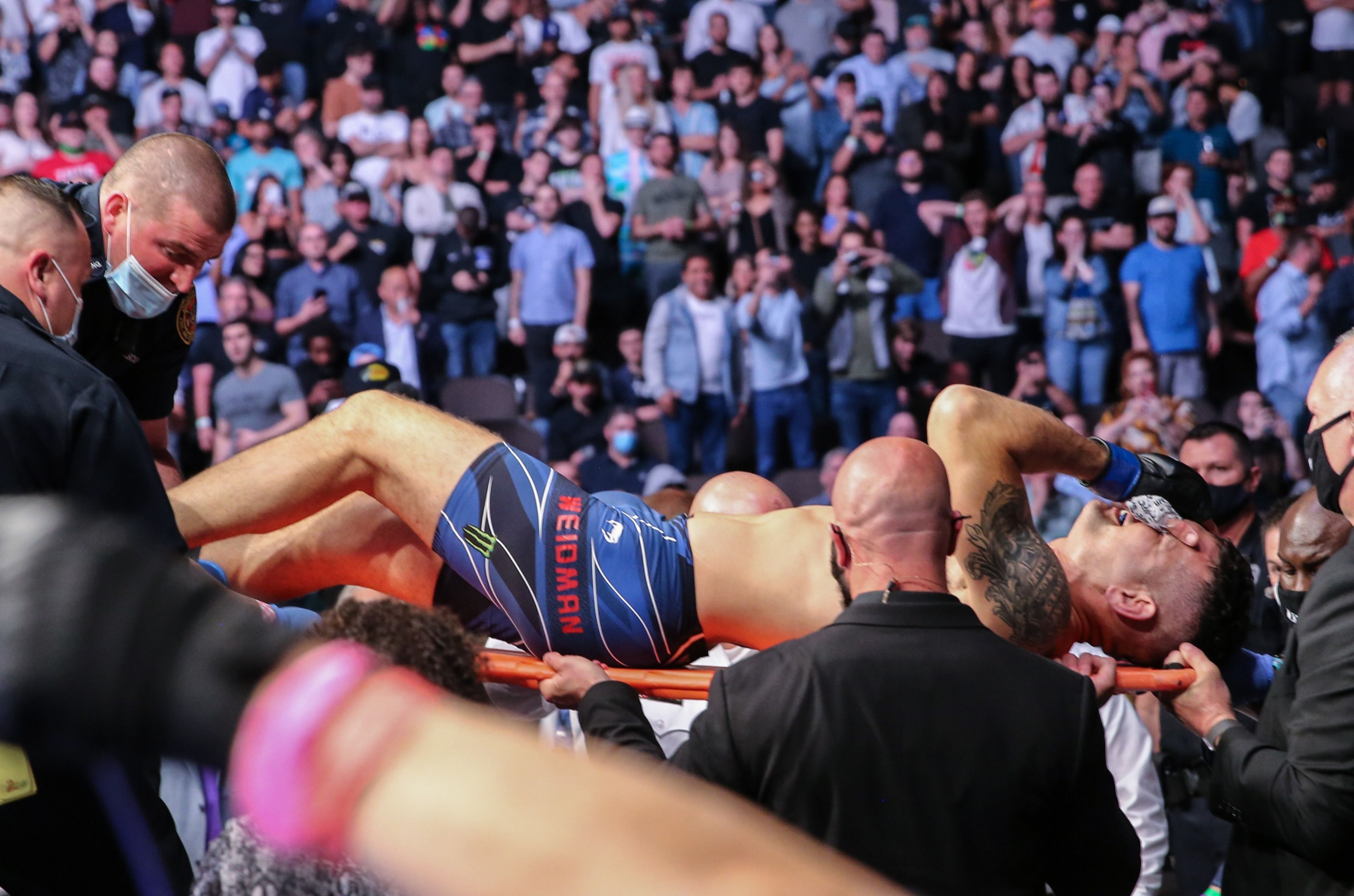 Экс-чемпион UFC Вайдман может лишиться ноги