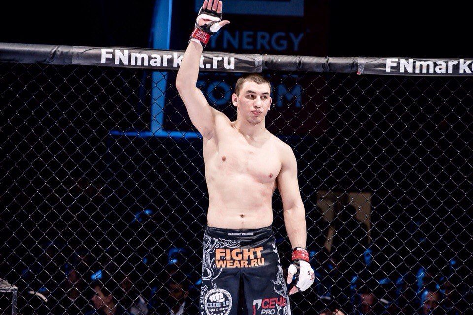 Арышев победил Браговского на турнире AMC Fight Nights