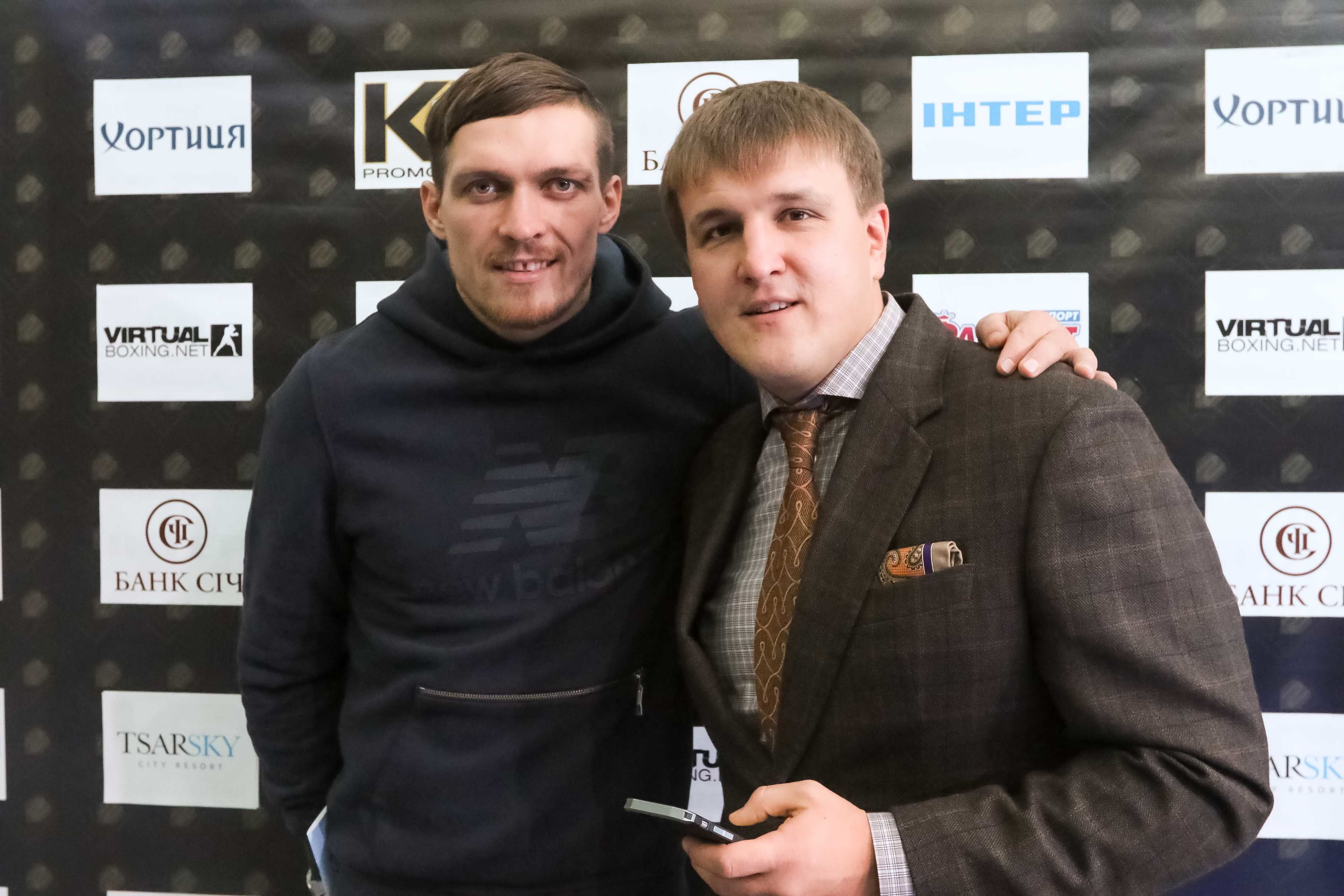 Промоутер Усика дал прогноз на бой украинского боксера против Джошуа
