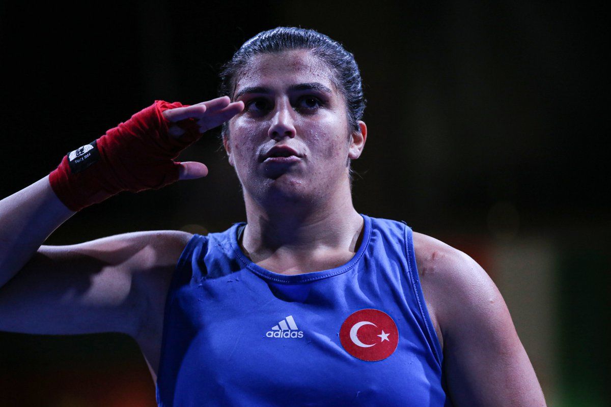 Турецкая спортсменка Сурменели стала олимпийской чемпионкой по боксу на Играх в Токио