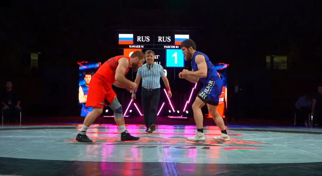 Юсуф Раисов победил Мурада Мачаева в схватке по вольной борьбе на WOLNIK 7