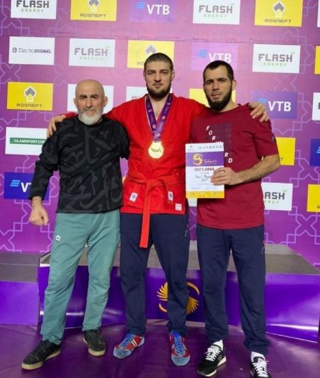 Расул Магомедов стал первым на чемпионате мира по боевому самбо 2021 года