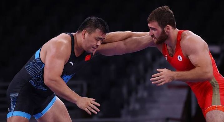 Российский борец Козырев уступил в 1/8 финала Олимпиады в Токио