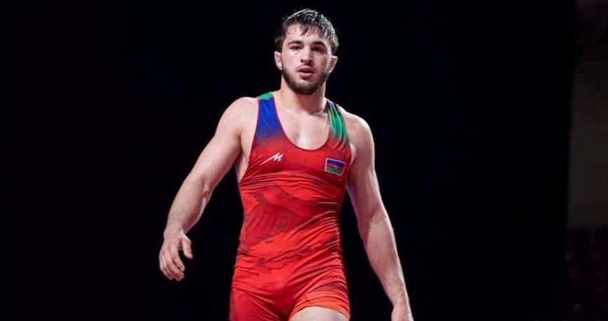 Борец Осман Нурмагомедов завоевал золотую медаль молодежного ЧМ в Белграде