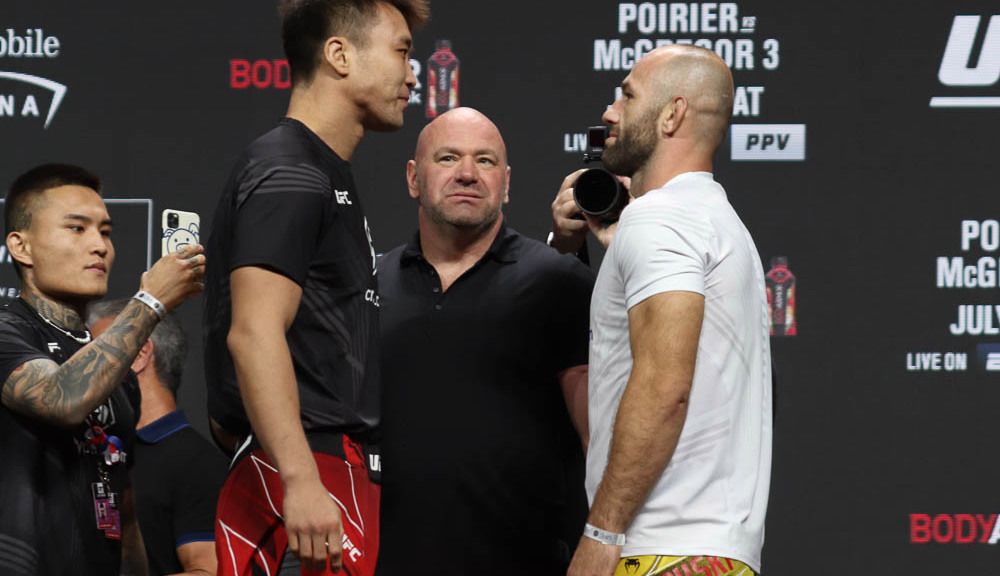 Бой Ален Амедовски – Ю Яозонг на UFC 264 отменен