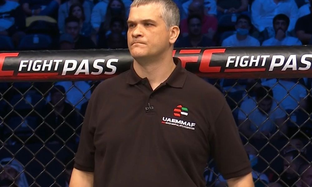 Российского судью отстранили от работы на UFC 267 после критики со стороны фанатов