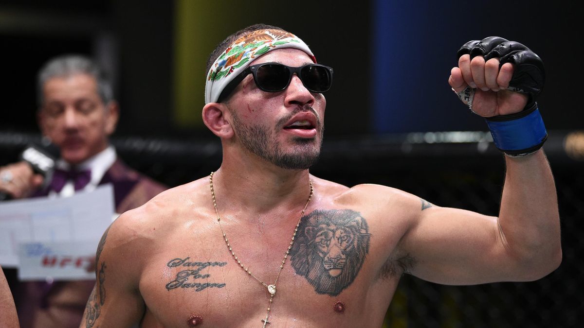 Бойца UFC Риверу освободили из-под стражи после обвинений в покушении на убийство своих сестер