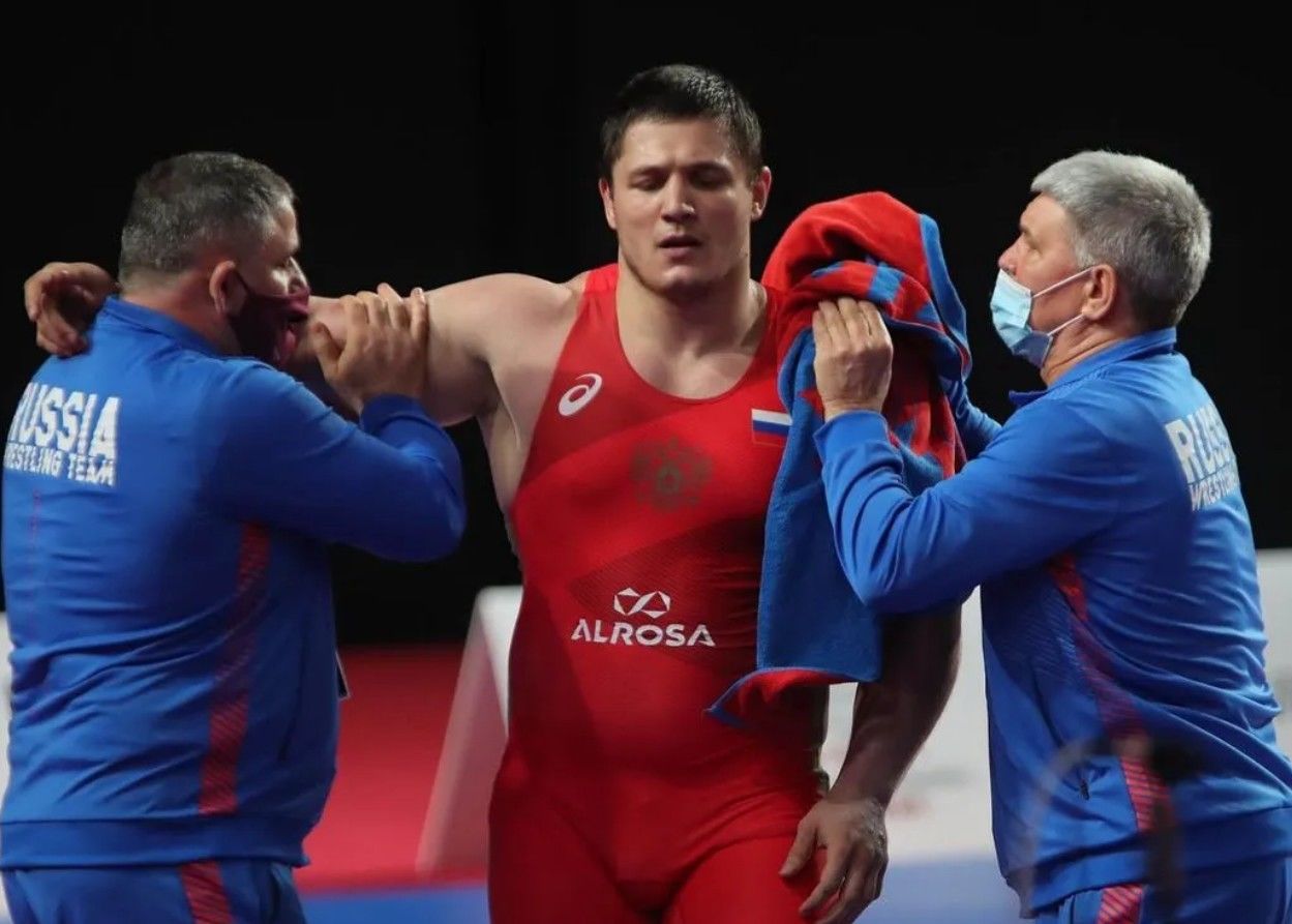 Российский борец греко-римского стиля Гедехаури завоевал серебряную медаль на чемпионате мира