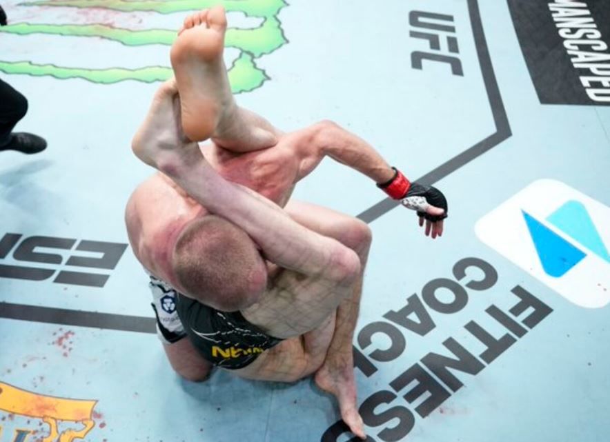 Веллингтон Турман победил Мишу Циркунова болевым приемом на UFC Vegas 49