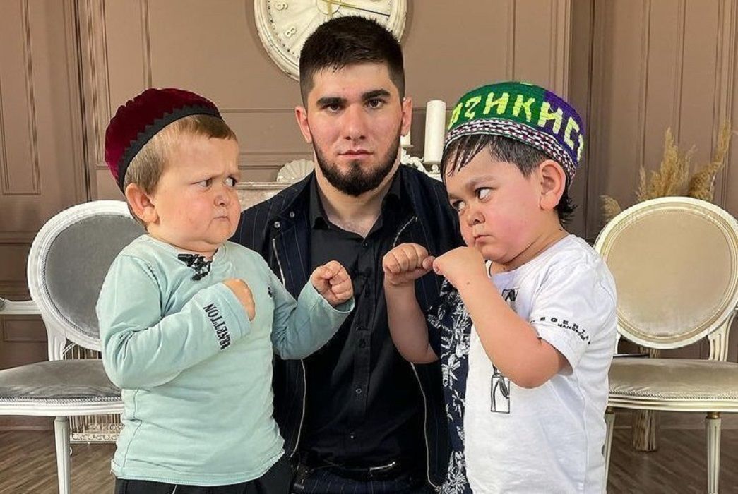 19-летний чеченский блогер организовал самый уникальный бой года