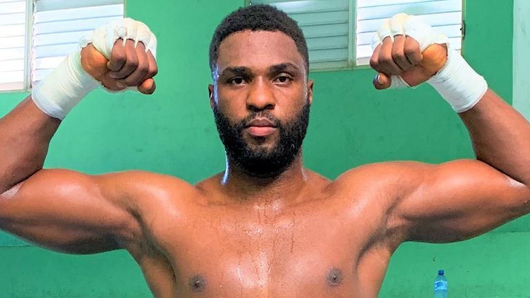 Непобежденный нигерийский боксер бросил вызов Тайсону Фьюри