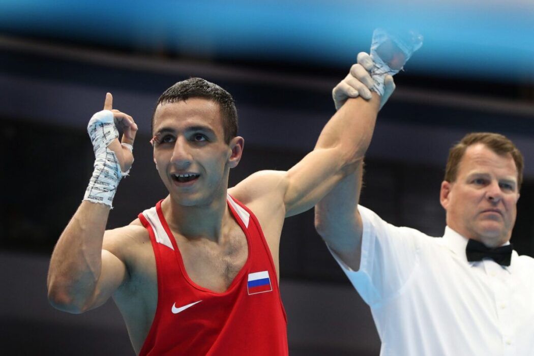Российский боксер Габил Мамедов выиграл первый бой на ОИ-2020