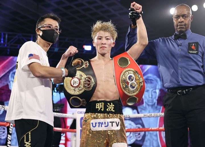 Наоя Иноуэ нокаутировал Арана Дипаэна и защитил титулы IBF и WBA