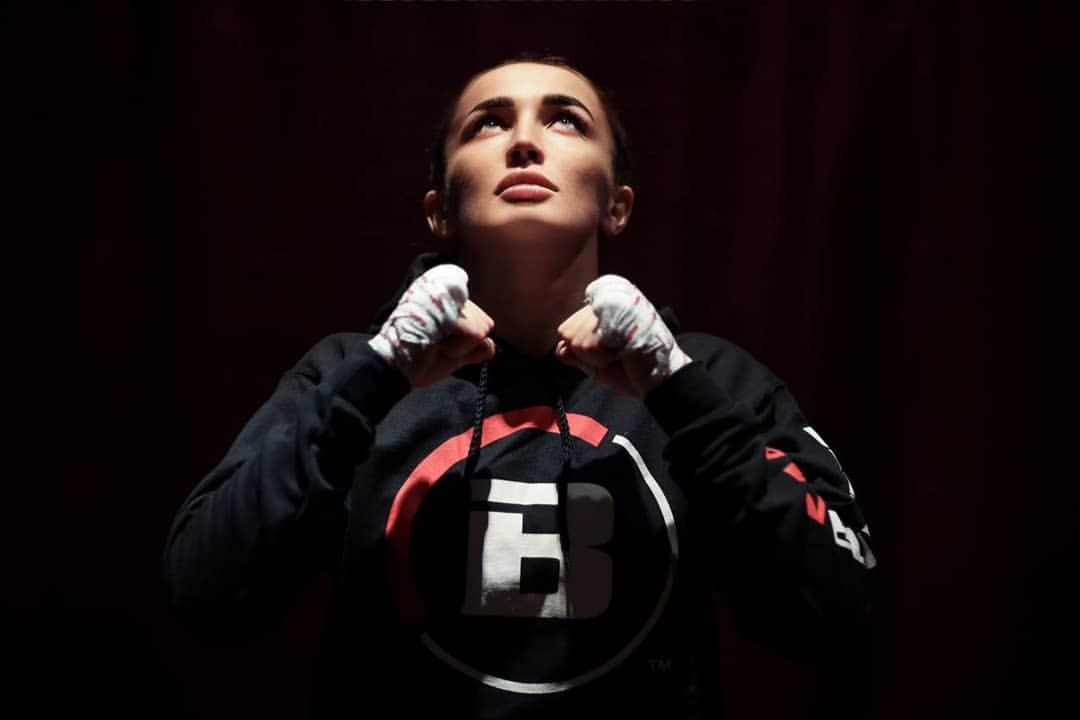 Боец Bellator Авсарагова рассказала о своем отношении к хейтерам