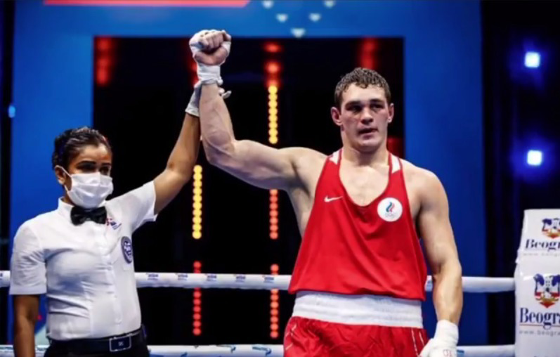 Россиянин Петровский стал чемпионом мира по боксу