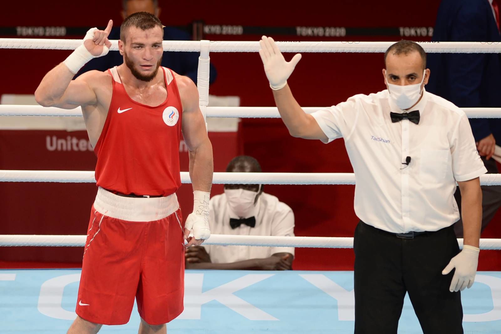 Бронзовый призер Олимпиады Хатаев объявил о завершении карьеры в любительском боксе