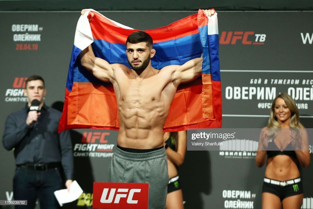 Царукян победил Фреволу на турнире UFC 257 в Абу-Даби