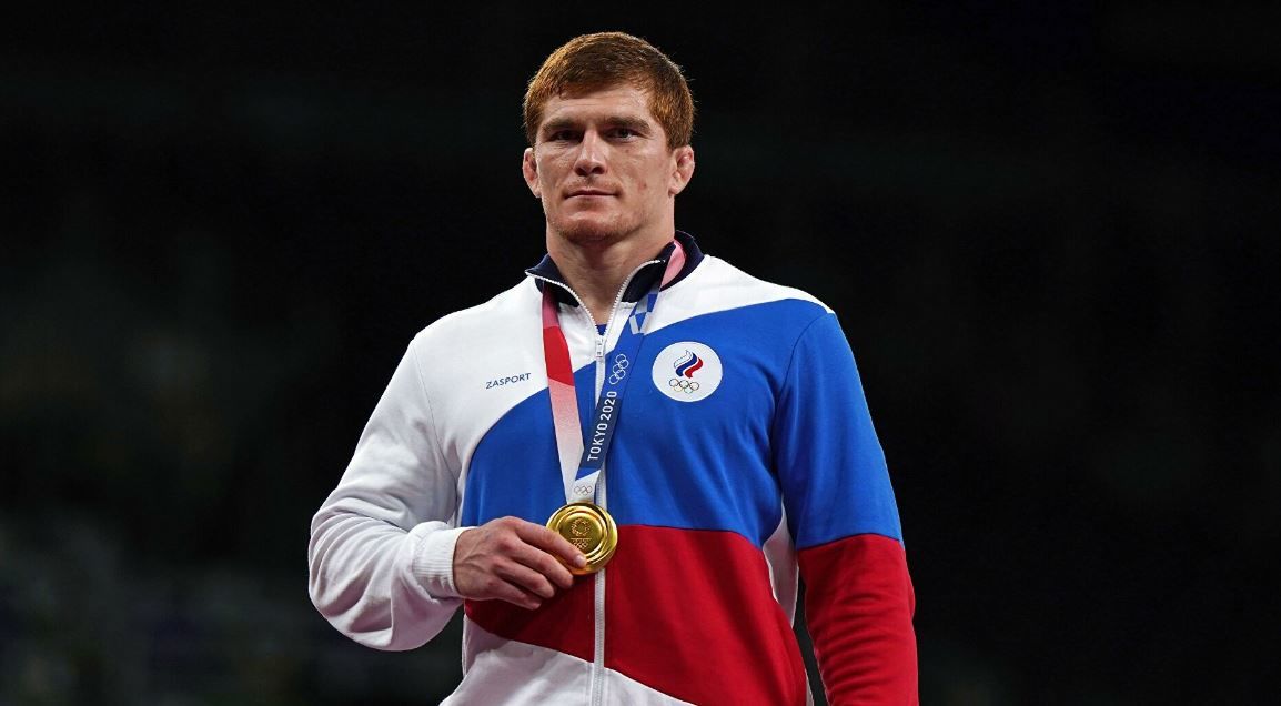 Олейник поздравил российского борца греко-римского стиля Евлоева с победой на Олимпиаде