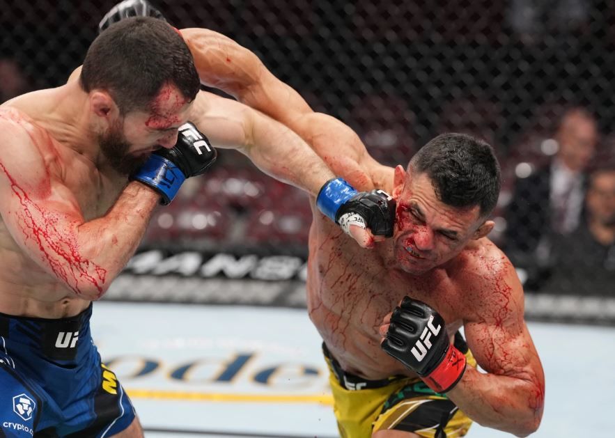 Дуглас Сильва де Андраде задушил Сергея Морозова на UFC 271