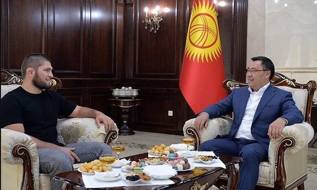 Хабиб Нурмагомедов встретился с президентом Киргизии Жапаровым